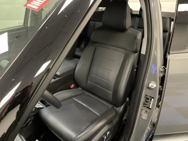 Used 2025 Hyundai Santa Fe Limited AWD/4WD image 11