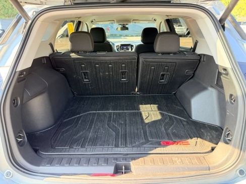 Used 2023 GMC Terrain SLE w/ Driver Convenience Package FWD image 27