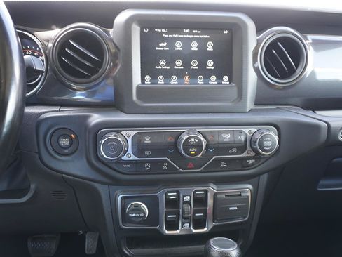 Used 2022 Jeep Gladiator Sport AWD/4WD image 8