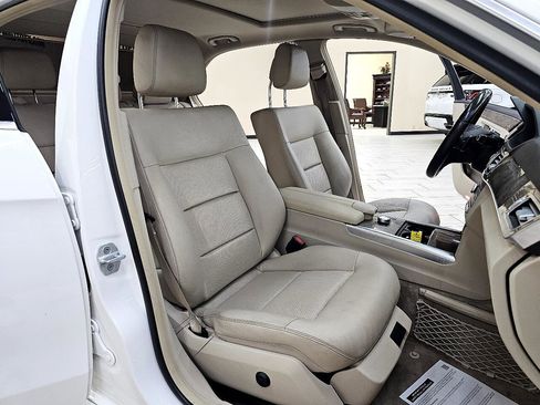 Used 2016 Mercedes-Benz E 350 Sedan image 23