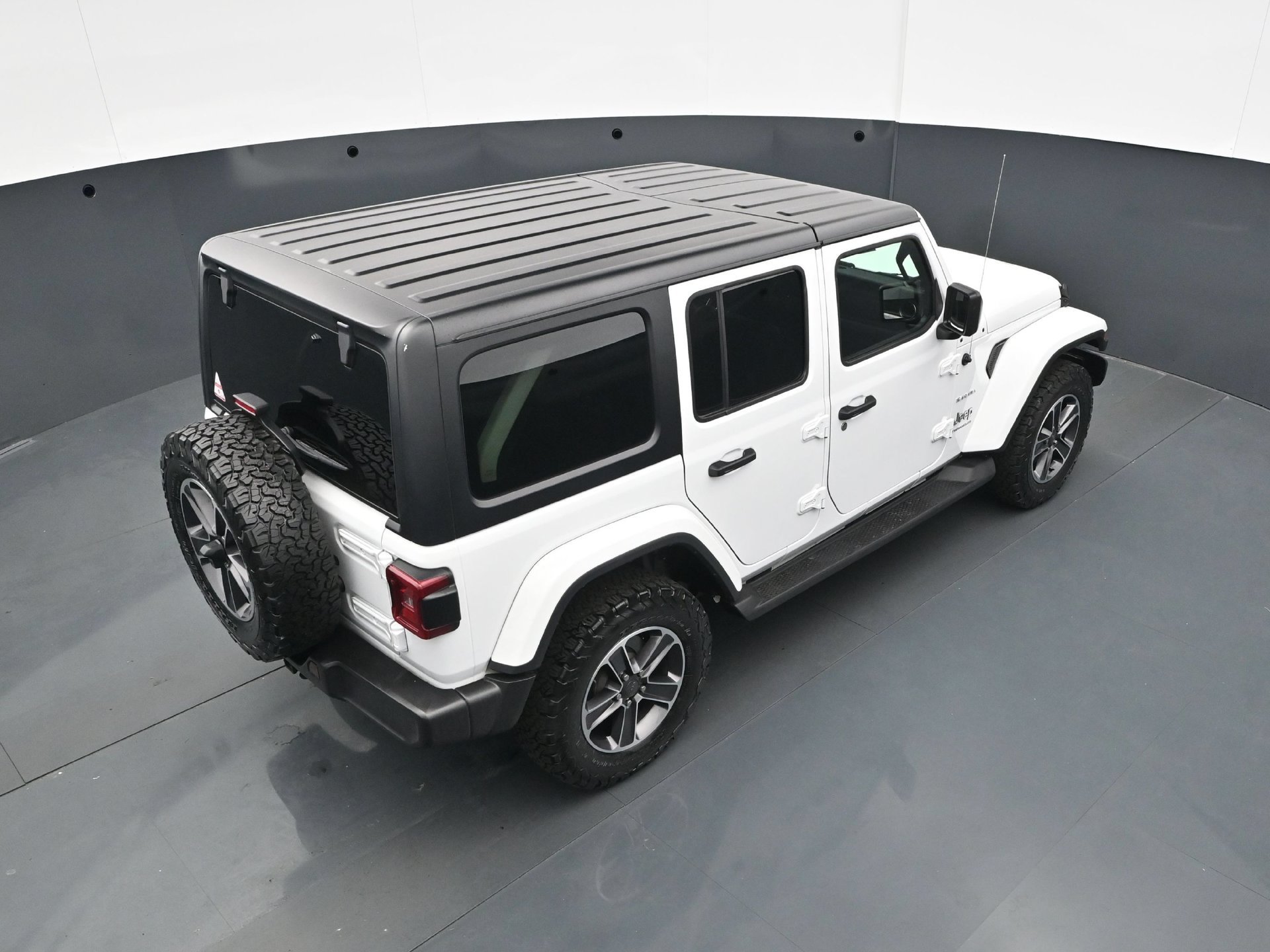 Used 2023 Jeep Wrangler Unlimited Sahara w/ LED Lighting Group AWD/4WD image 38