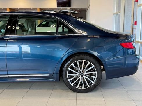 Used 2017 Lincoln Continental Select w/ Climate Package FWD image 9