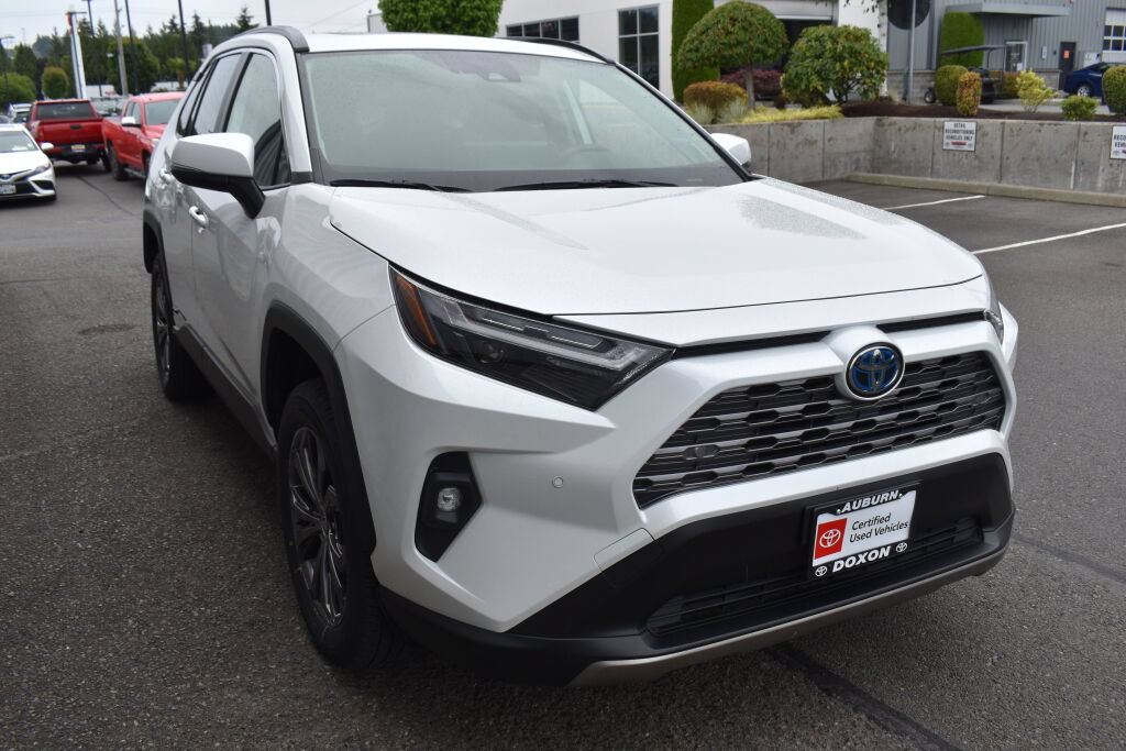 Certified 2023 Toyota RAV4 Limited w/ Limited Grade Weather Package AWD/4WD image 3