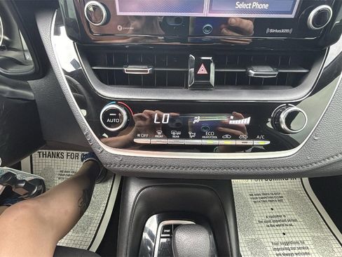 Used 2022 Toyota Corolla SE image 22