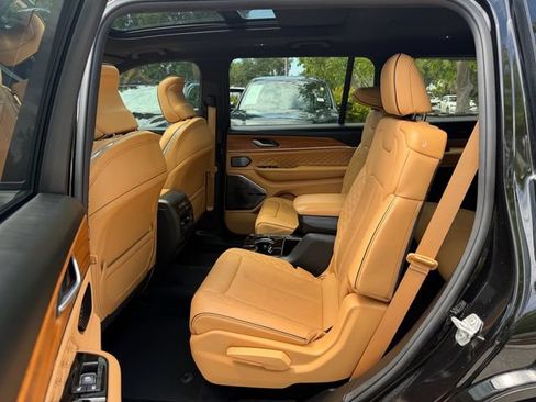 Used 2024 Jeep Grand Cherokee L Summit AWD/4WD image 14