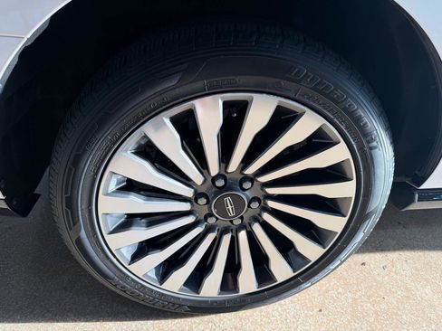 Used 2018 Lincoln Navigator Reserve w/ Technology Package image 73