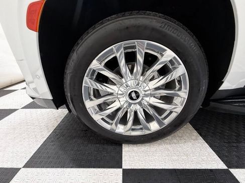 Used 2023 Cadillac Escalade ESV Premium Luxury w/ Performance Package AWD/4WD image 12