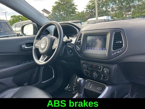 Certified 2019 Jeep Compass Latitude FWD image 25