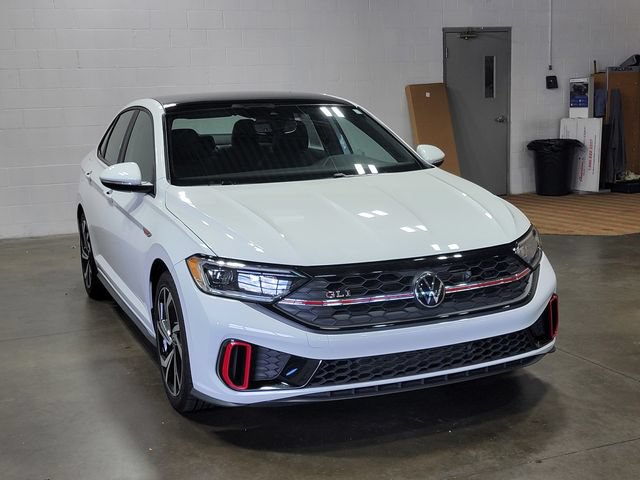 Used 2023 Volkswagen Jetta GLI Autobahn FWD image 4