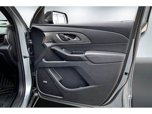 Used 2023 Chevrolet Traverse Premier w/ Redline Edition image 28