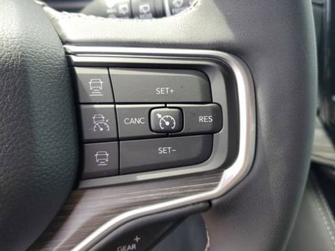 Used 2024 Jeep Wagoneer Series II w/ Convenience Group I AWD/4WD image 15