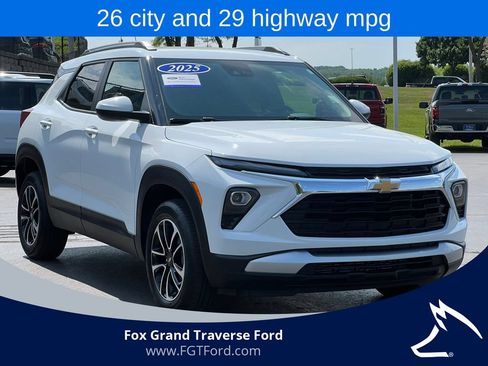 Used 2025 Chevrolet TrailBlazer LT AWD/4WD image 38