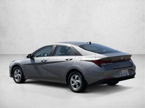 Certified 2023 Hyundai Elantra SE FWD image 7