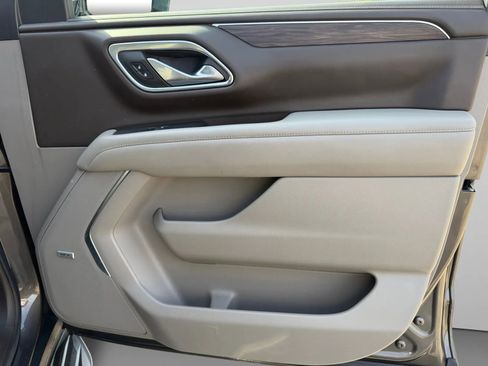 Used 2021 Chevrolet Suburban LT w/ Rear Media and Nav Package image 35