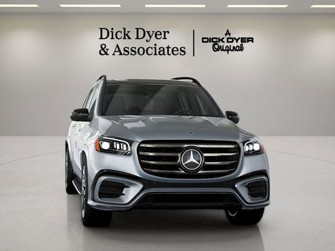 Used 2025 Mercedes-Benz GLS 450 4MATIC image 34