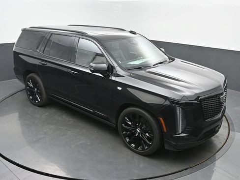 Certified 2026 Cadillac Escalade Platinum Sport w/ LPO, ONYX Package AWD/4WD image 44