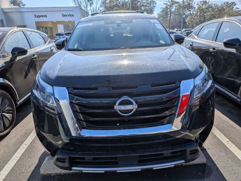 Used 2023 Nissan Pathfinder SL image 6