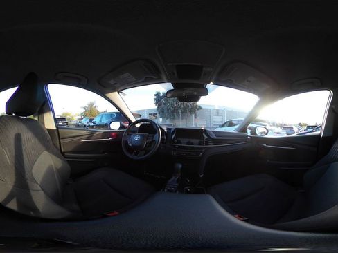 Used 2025 Toyota Camry LE image 41