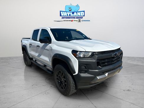Used 2024 Chevrolet Colorado Trail Boss w/ Technology Package AWD/4WD image 7