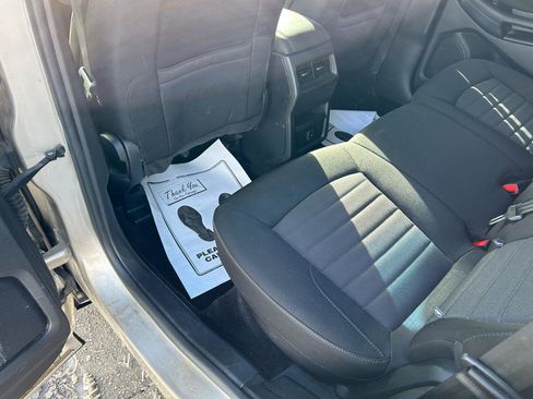 Used 2017 Ford Edge SE AWD/4WD image 9