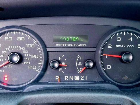 Used 2011 Ford Crown Victoria Police Interceptor w/ Comfort & Convenience Group image 12