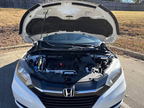 Used 2018 Honda HR-V LX image 43