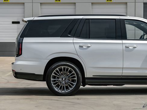 Used 2025 Cadillac Escalade Sport Platinum image 21