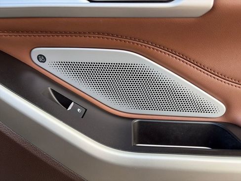 Used 2023 Ford Explorer King Ranch w/ Technology Package image 11