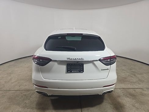 Used 2024 Maserati Levante GT Ultima image 5