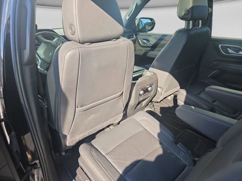 Used 2022 Chevrolet Suburban Z71 w/ Off-Road Capability Package AWD/4WD image 18