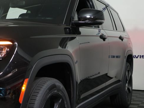 Used 2023 Jeep Grand Cherokee L Laredo AWD/4WD image 10