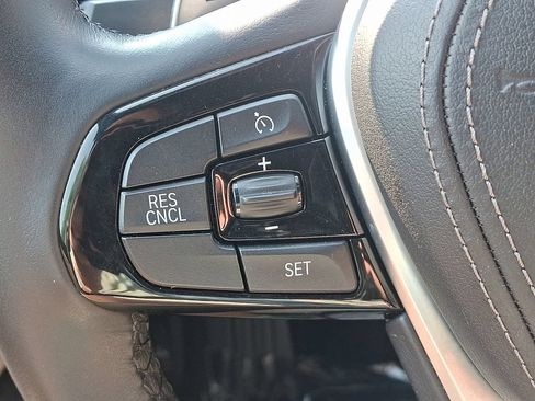 Used 2018 BMW 530i xDrive AWD/4WD image 22