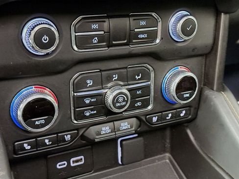 Used 2023 GMC Yukon XL AT4 w/ Technology Package image 17