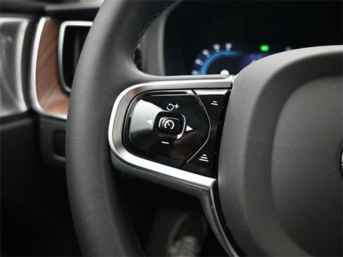 Used 2024 Volvo XC60 B5 Ultimate w/ Protection Package Premier image 25