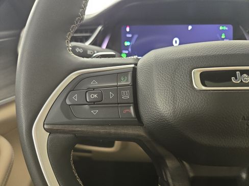 Used 2023 Jeep Grand Cherokee 4WD 4xe image 15
