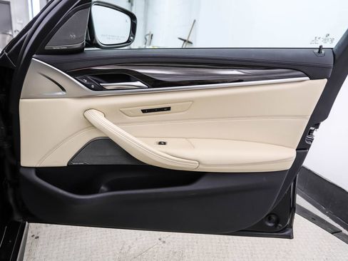 Used 2020 BMW M550i xDrive w/ Executive Package image 29