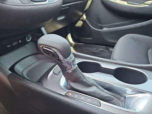 Used 2021 Chevrolet Malibu LS FWD image 25