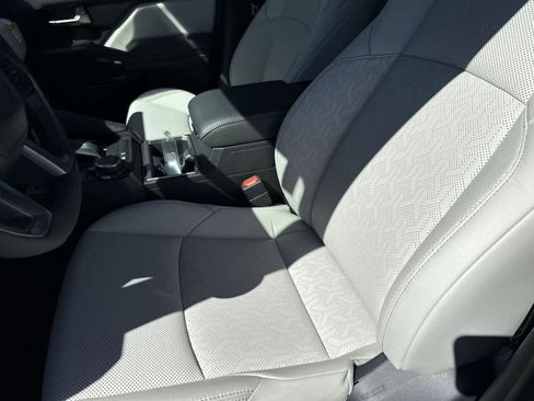 Used 2025 Toyota Tacoma Limited image 18
