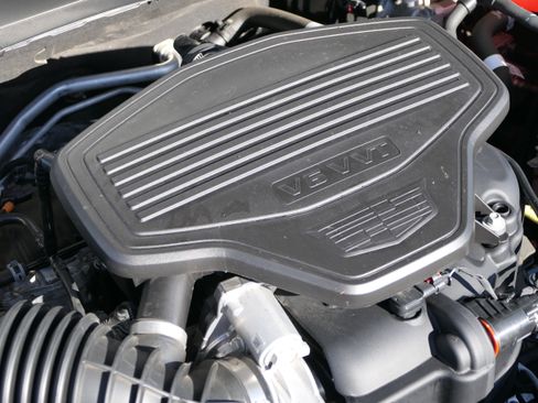 Certified 2023 Cadillac XT5 Premium Luxury FWD image 29