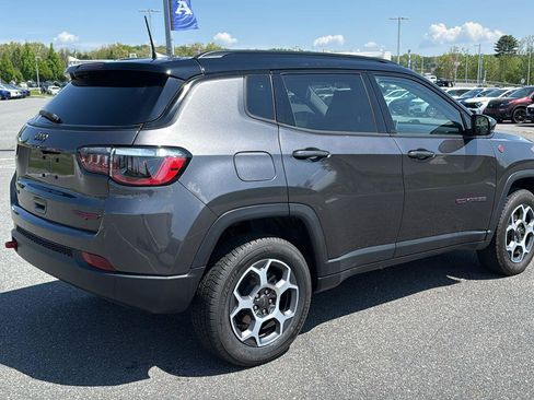 Used 2022 Jeep Compass Trailhawk w/ Trailhawk Convenience Group AWD/4WD image 5