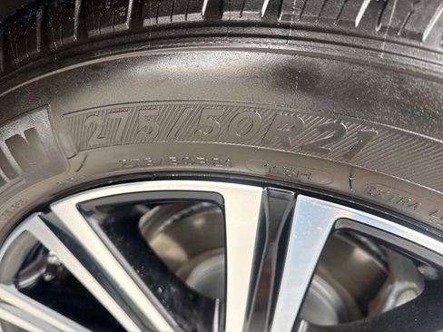 Used 2021 Lexus LX 570 4WD w/ Luxury Package image 36