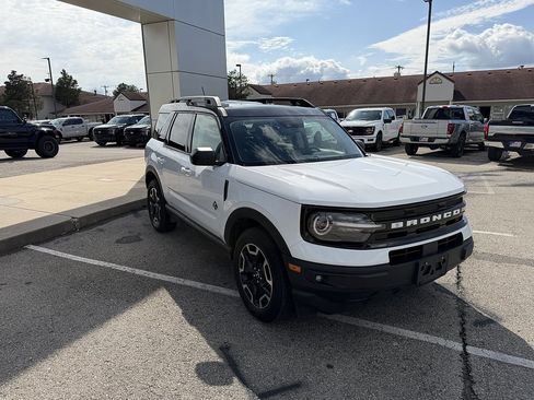 Used 2023 Ford Bronco Sport Outer Banks w/ Tech Package AWD/4WD image 7