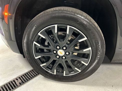 Used 2024 Chevrolet Traverse RS image 9