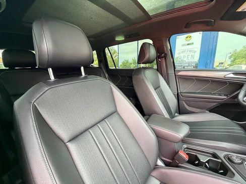 Used 2022 Volkswagen Tiguan SE R-Line AWD/4WD image 26