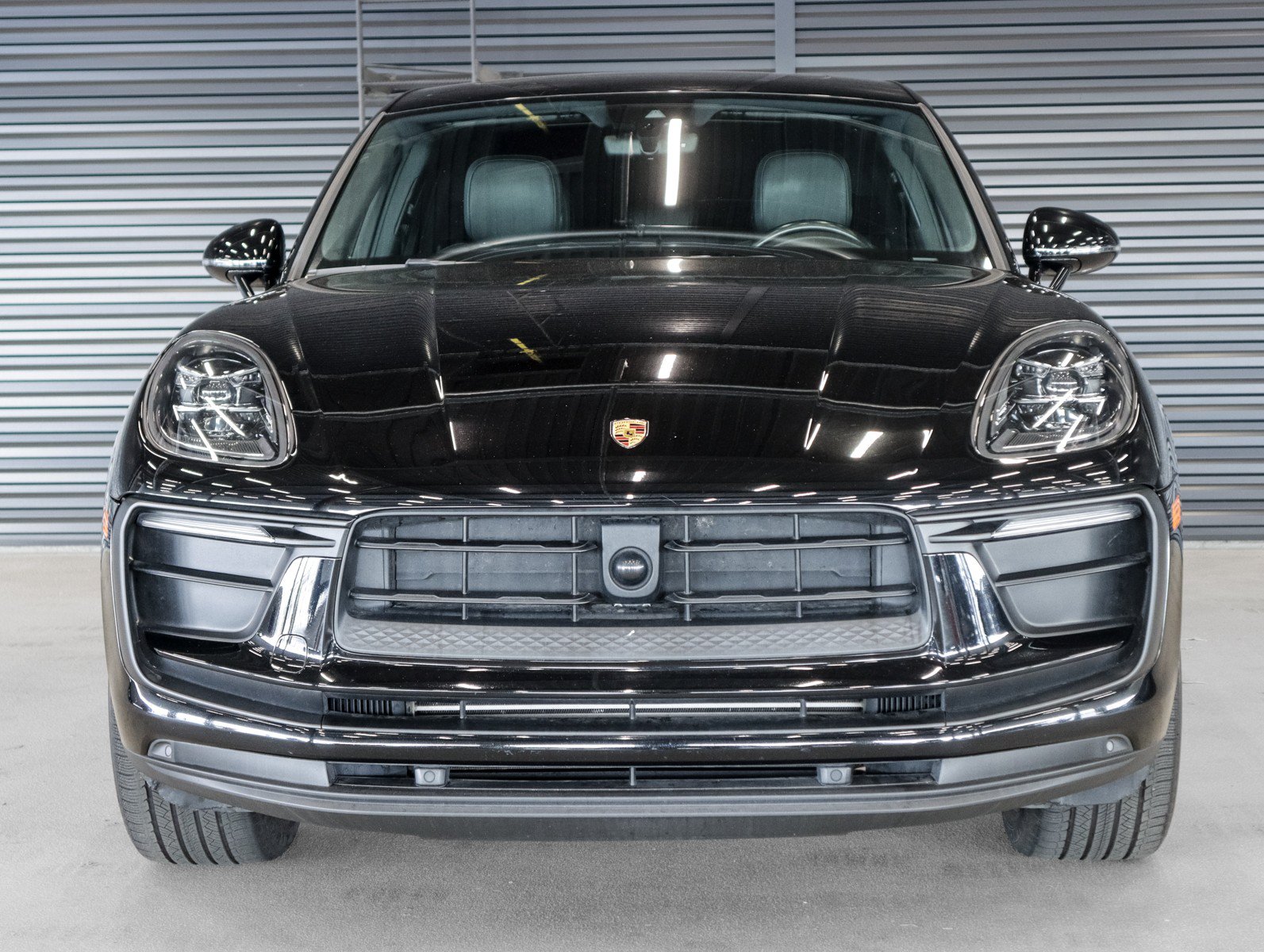 Certified 2023 Porsche Macan AWD/4WD image 8