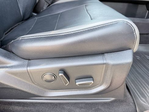 Used 2017 Ford F150 Raptor w/ Equipment Group 802A Luxury image 24