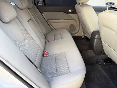 Used 2010 Ford Fusion SE FWD image 16