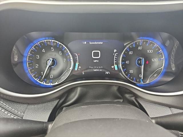 Certified 2024 Chrysler Pacifica Touring-L FWD image 29