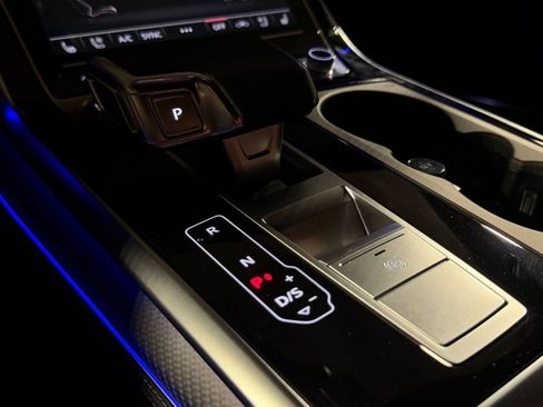 New 2026 Audi SQ7 Prestige AWD/4WD image 17