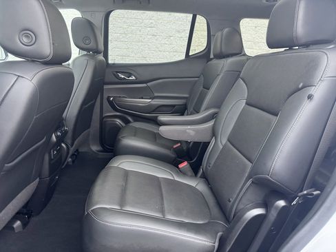 Used 2022 GMC Acadia SLT w/ Elevation Edition image 22